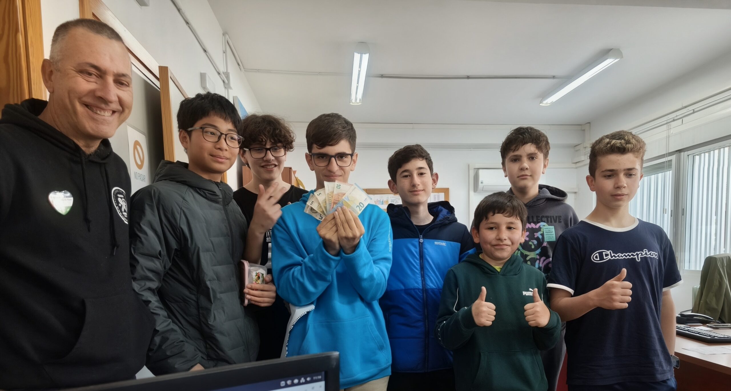 DONACIÓN DE LAS GANANCIAS DEL HUERTO, A LA OLA DE VALIENTES-CARRERA SOLIDARIA: